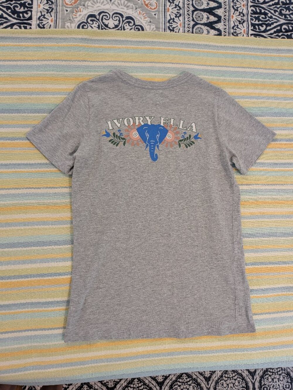 ⭐ Ivory Ella gray short sleeve shirt small